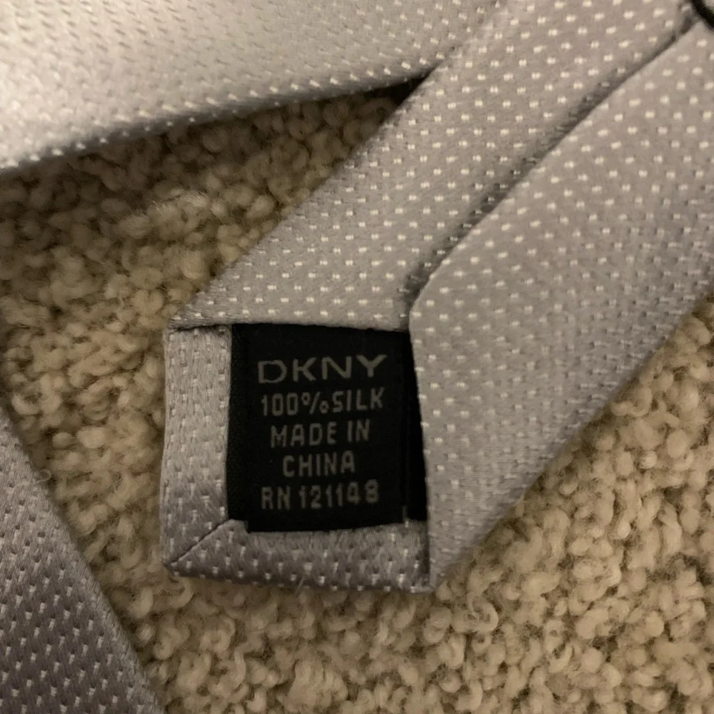 DKNY Men's Gray Skinny Tie Slim Modern Necktie Business Wedding